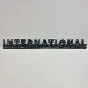 VTG 1950’s International Harvester R Series Truck Tractor Chrome Badge Emblem